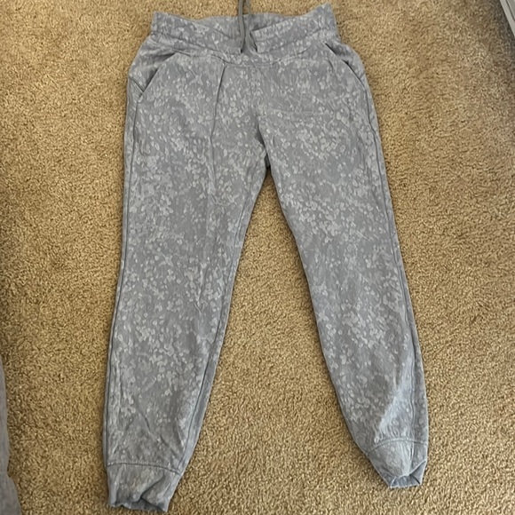 Lululemon - Sz 8 - jacquard grey joggers - Picture 1 of 2